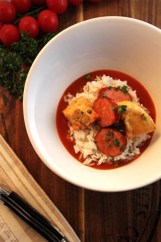 Poulet à la tomate épicé