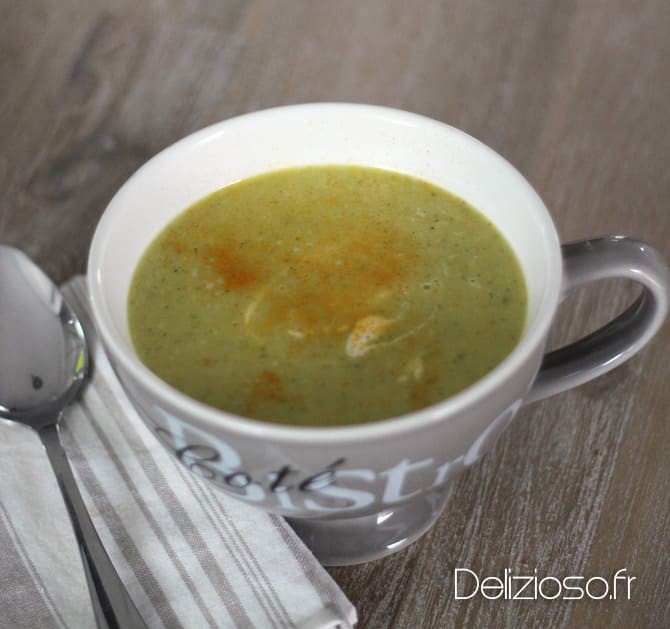 Soupe au chou chinois et curcuma