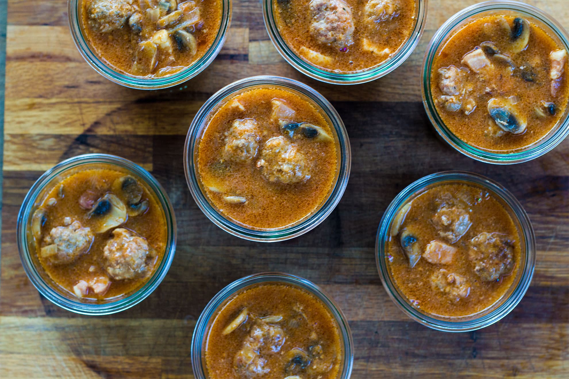 Boulettes de poulet aux courgettes, riz et poivrons - Délizioso