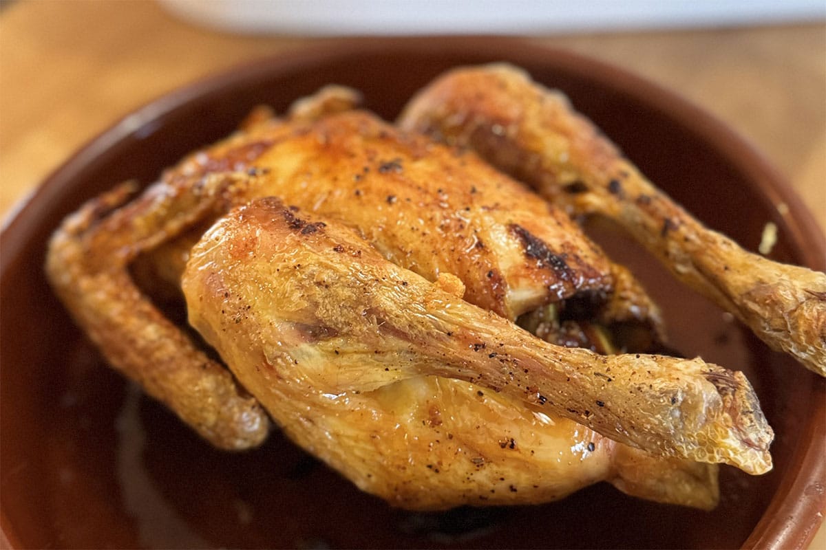 poulet rôti au air fryer entier, peau dorée et croustillante