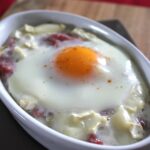 Oeuf cocotte poireau bacon chèvre